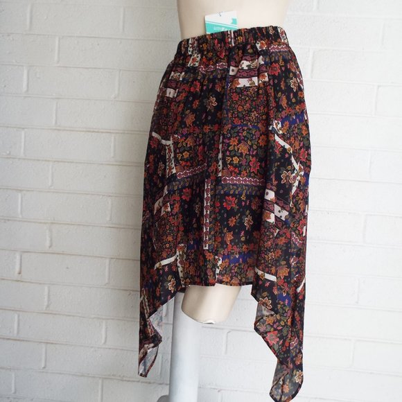 New UMGEE Small black floral asymmetrical hem elastic waist lined short skirt - Picture 5 of 7